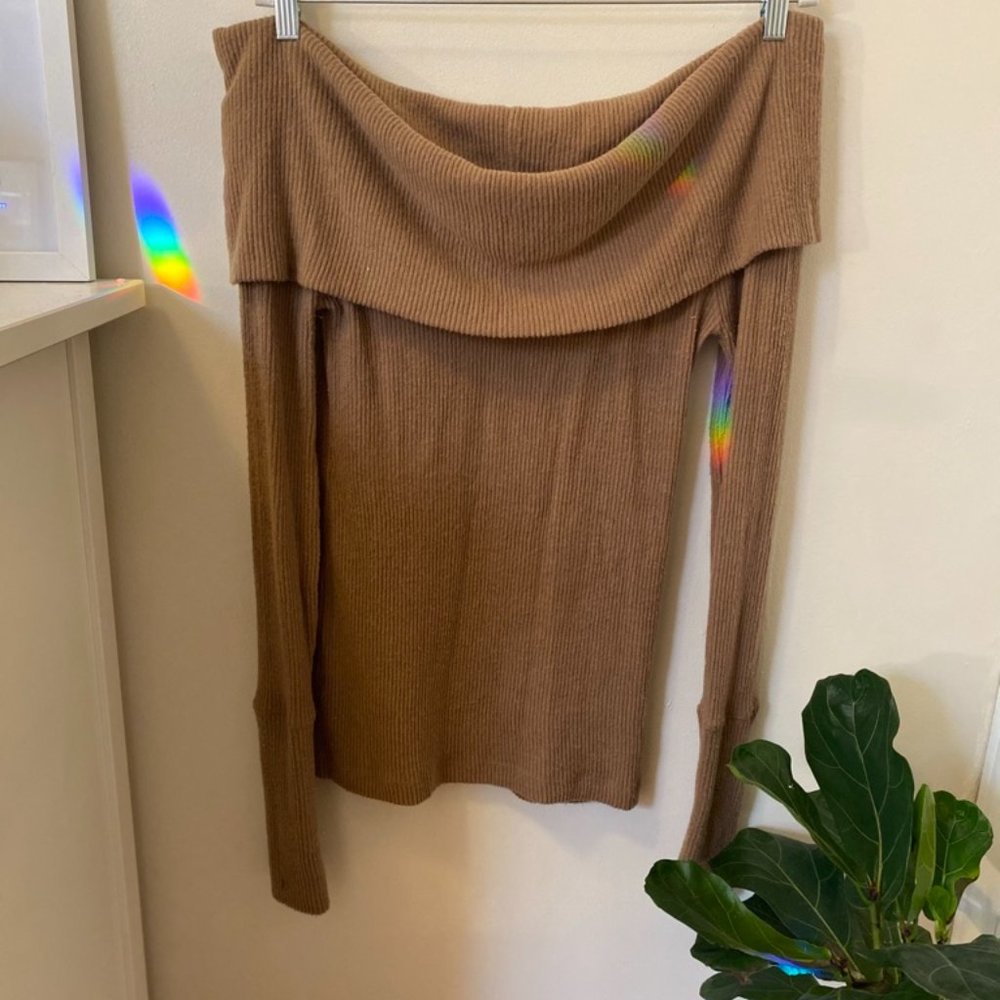 Free People off the shoulder Snowbunny Long Sleeve sweater - Picture 3 of 4